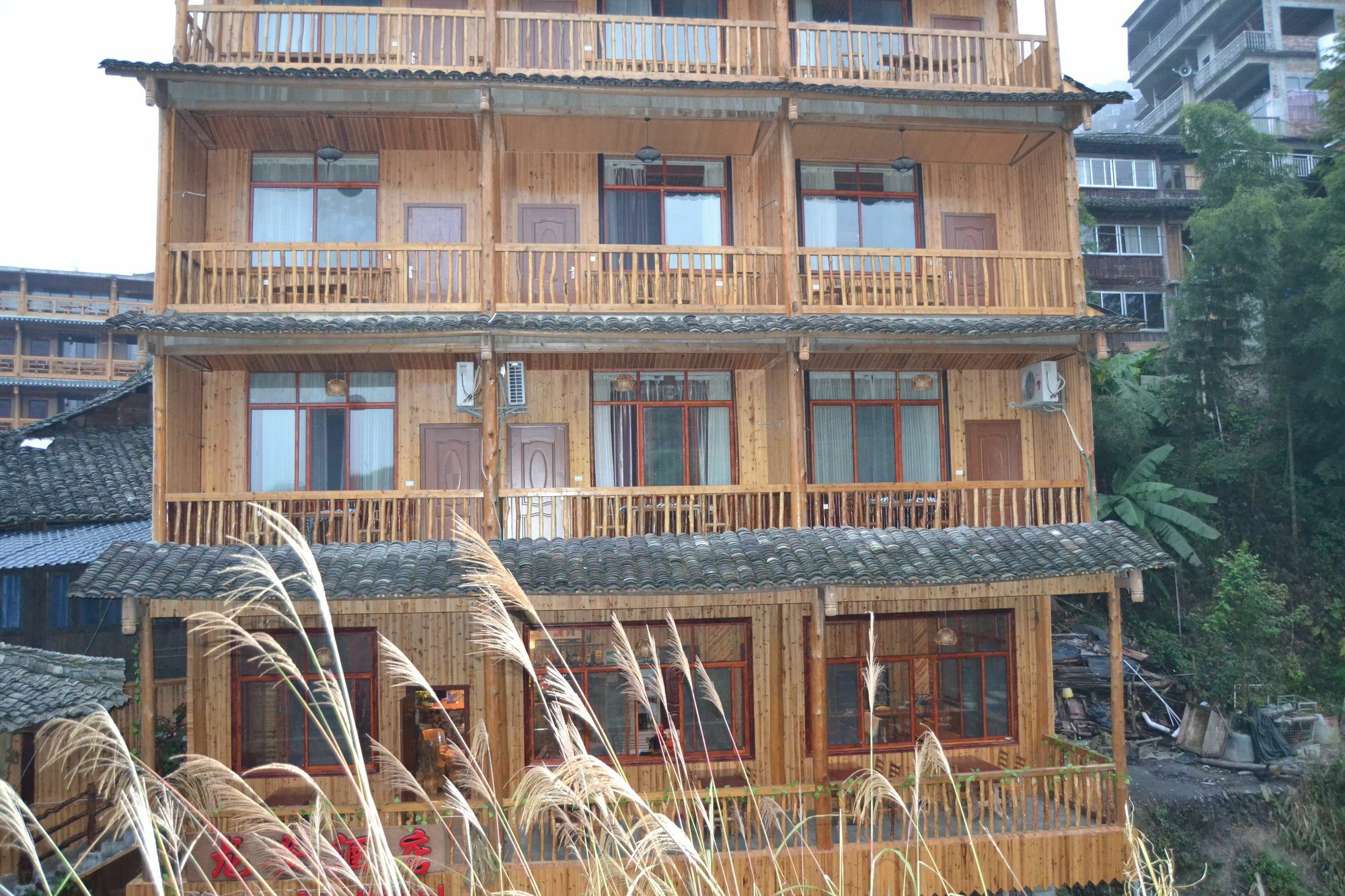 Long An Hotel Луншэн Экстерьер фото
