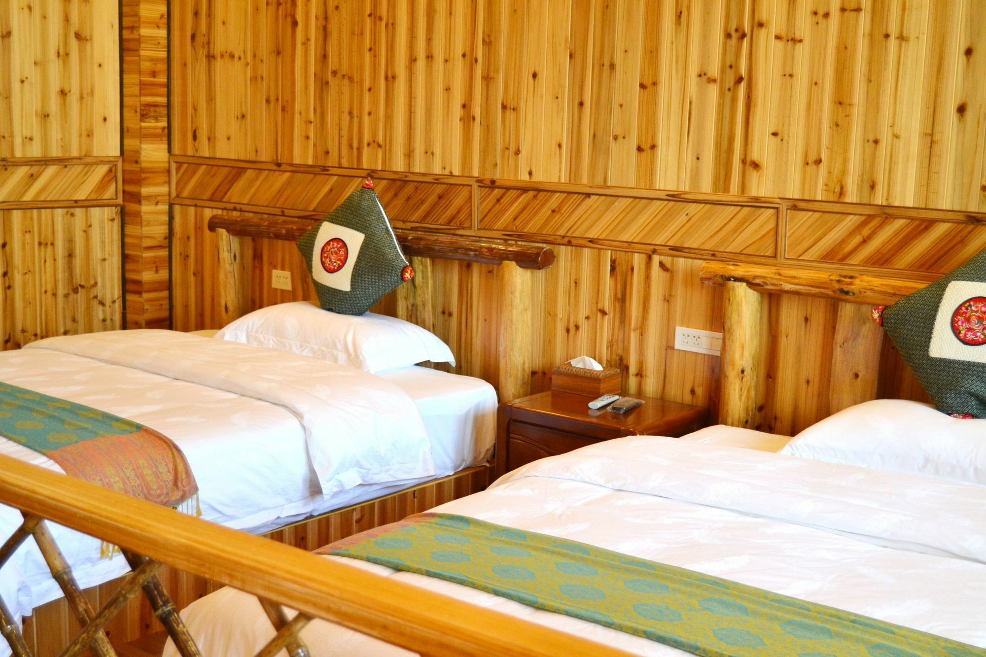Long An Hotel Луншэн Экстерьер фото
