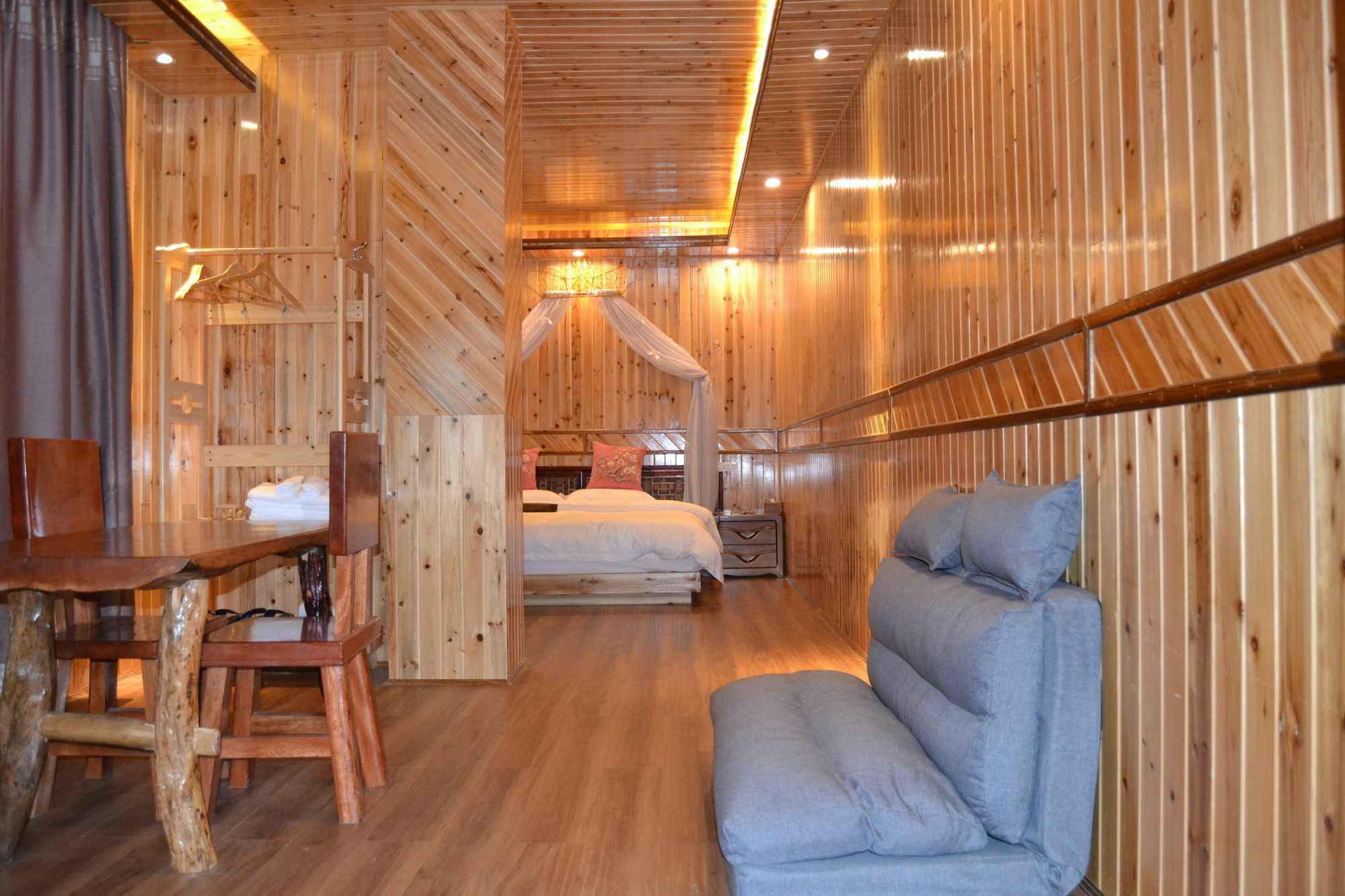 Long An Hotel Луншэн Экстерьер фото
