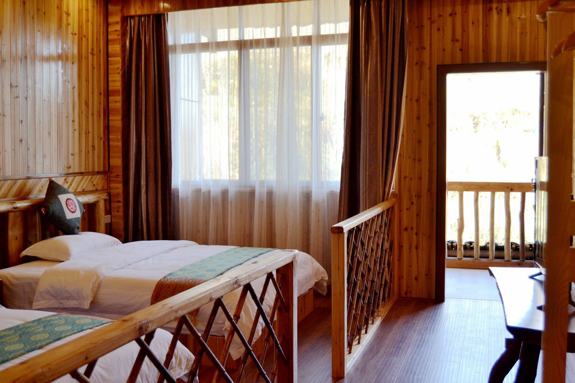 Long An Hotel Луншэн Экстерьер фото