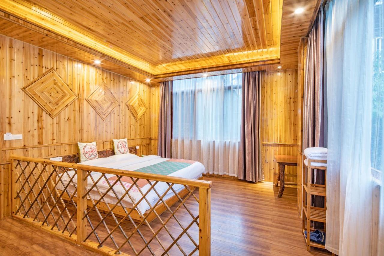 Long An Hotel Луншэн Экстерьер фото