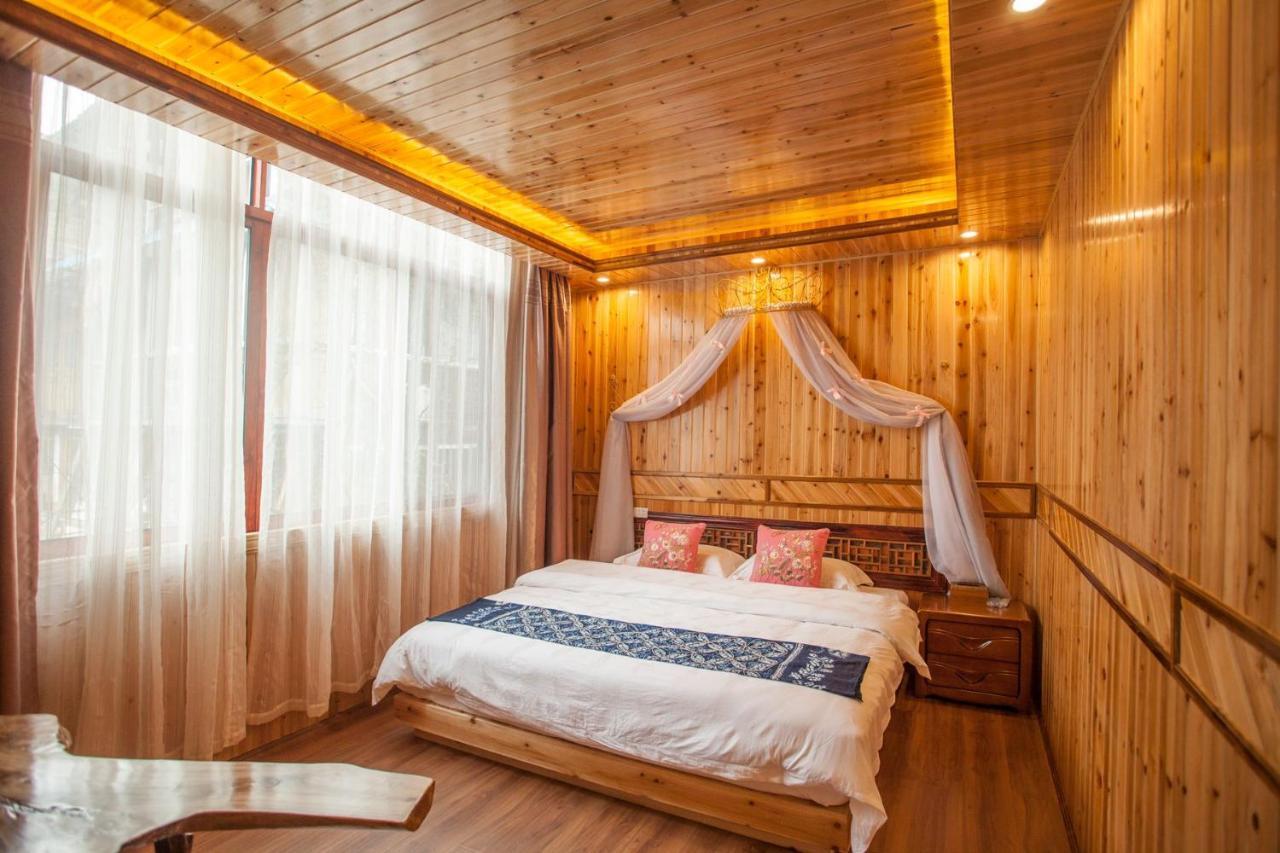 Long An Hotel Луншэн Экстерьер фото