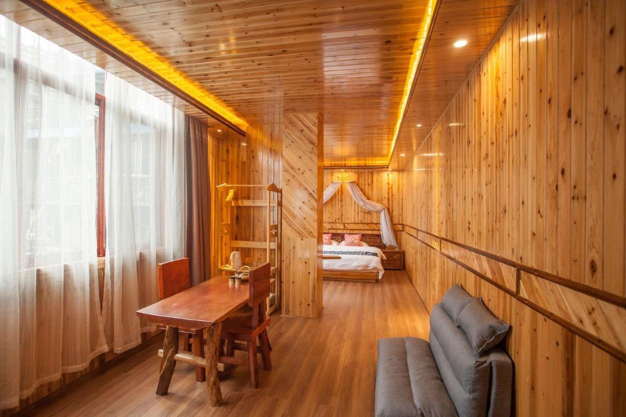 Long An Hotel Луншэн Экстерьер фото